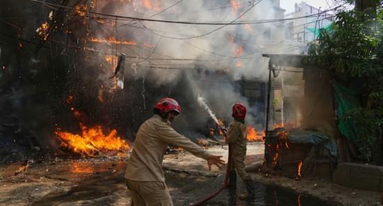 Fire At A Hotel In New Delhi; 21 Dead & 40 Rescued